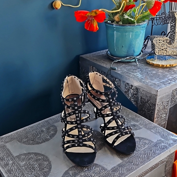 NEW Michael Kors black strappy heels with subtle rhinestones. Size 7.5 nwot - Picture 4 of 8